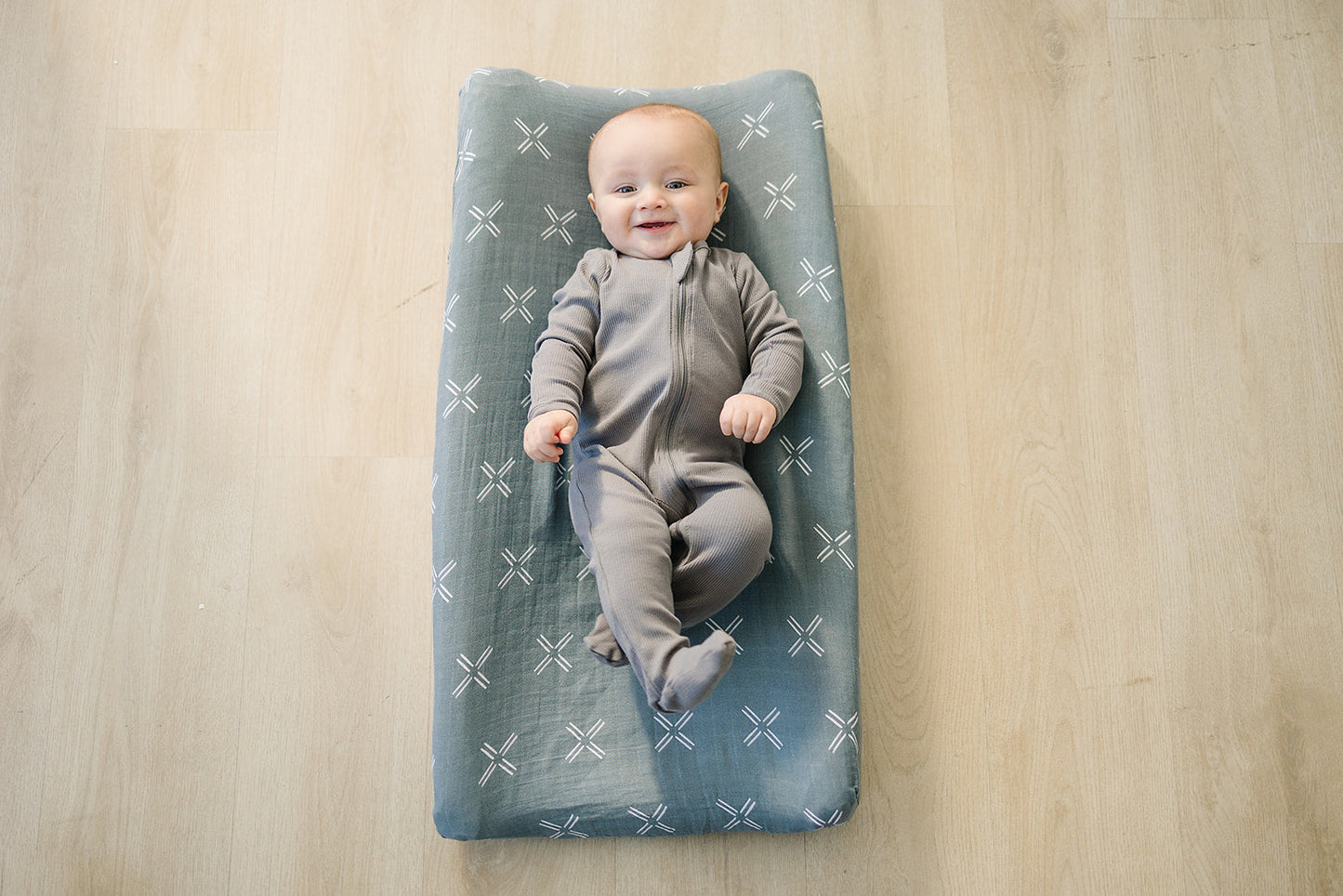 Blue X Changing Pad Cover Freshly Picked + Mebie Baby