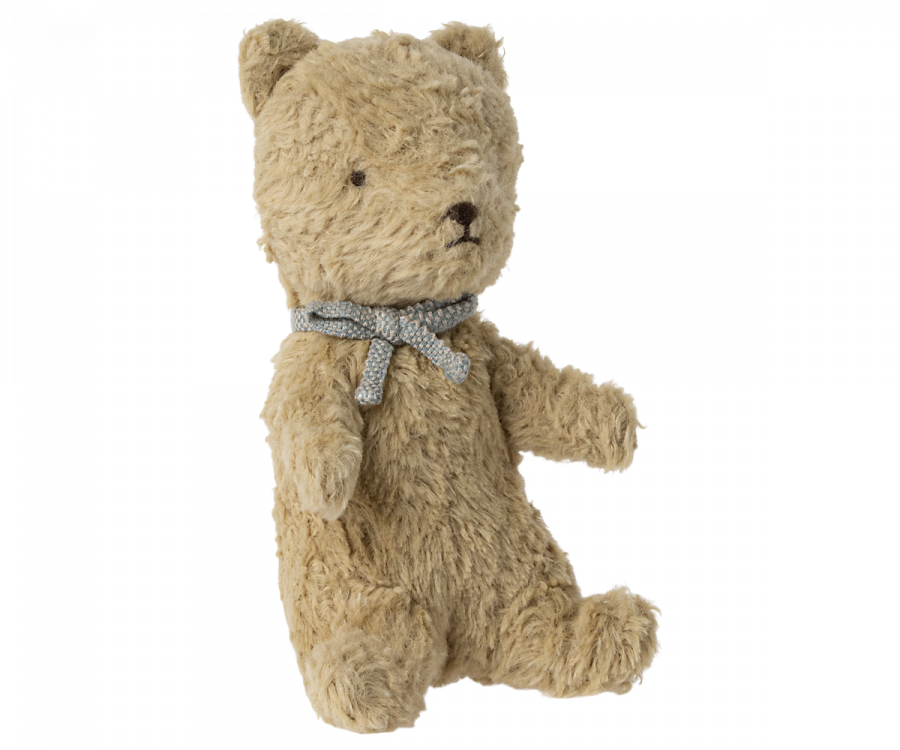 My first teddy - Sand