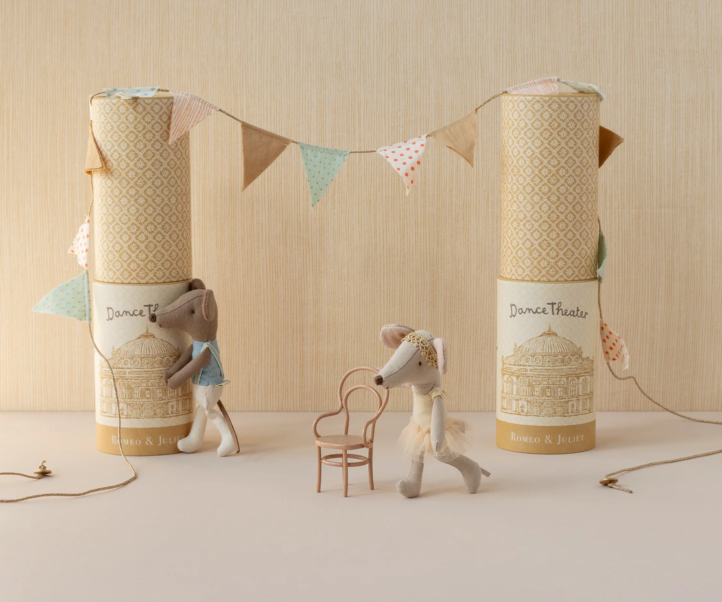 Ballet dancer mouse, Big sister